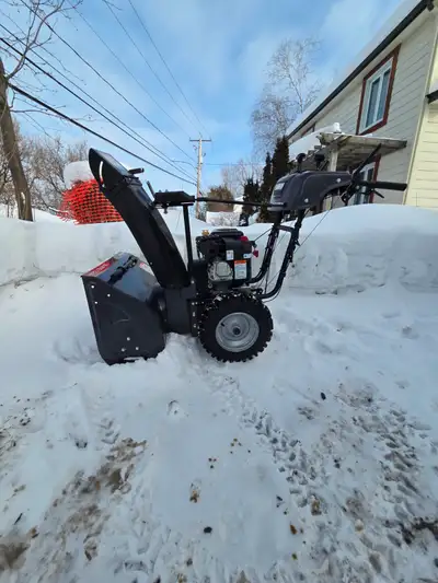 Souffleuse Briggs et Stratton Elite 1024, View more