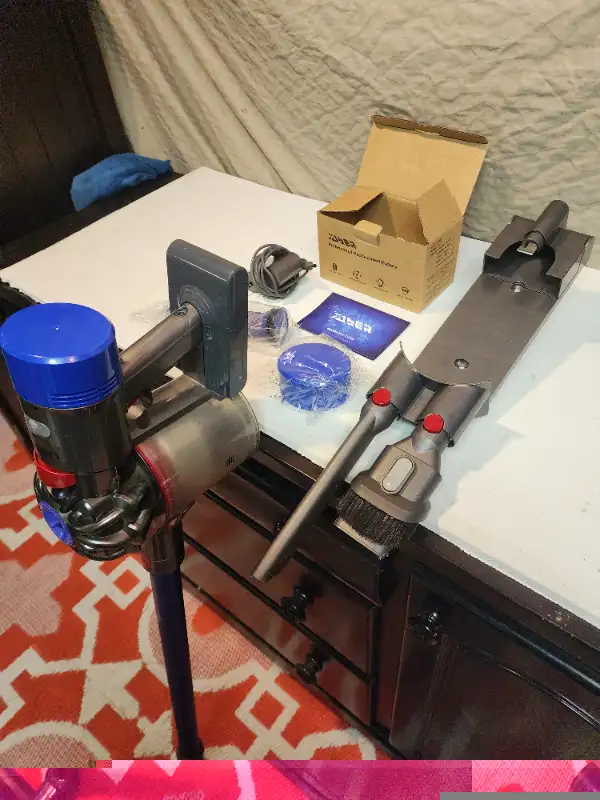 Dyson v8 cordless Vacuum Cleaner upgrade battery, Filter in Vacuums in Oakville / Halton Region - Image 4