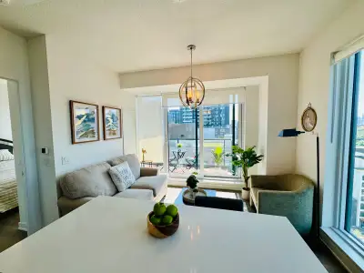 ️ Fully Furnished Bedroom with private bathroom in Luxury 2 Bed / 2 Bath Condo – Downtown Toronto Al...