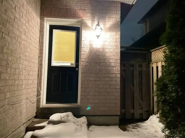 Furnished & Newly Renovated 2-Bedroom Basement Apartment in Long Term Rentals in Markham / York Region - Image 4