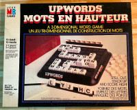 Mots en hauteur (Upwords) - un jeu tri-dimensionnel de mots