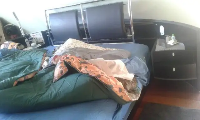 Ensemble de chambre à coucher - lit - commodes in Beds & Mattresses in Sherbrooke - Image 4