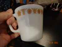 Pyrex coffee mugs  8  butterfly flower  crazy dazy  oven microwa