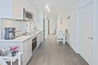 This beautiful one-bedroom, one-bathroom condo is located in the heart of downtown, offering both st...