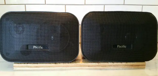 Pacific Small Stereo Speakers in Speakers in Mississauga / Peel Region - Image 9