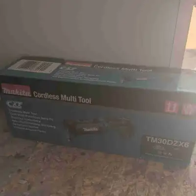 Makita Outil multifonction 12V, View more