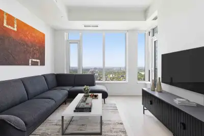 Toronto FIFA World Cup Stay — Skip the Hotel, Live in Yorkville $8,000/month | Fully Furnished | Pri...