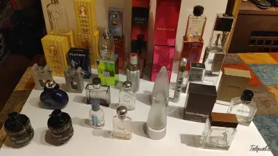 Lot de Bouteilles de Parfum Vides, View more