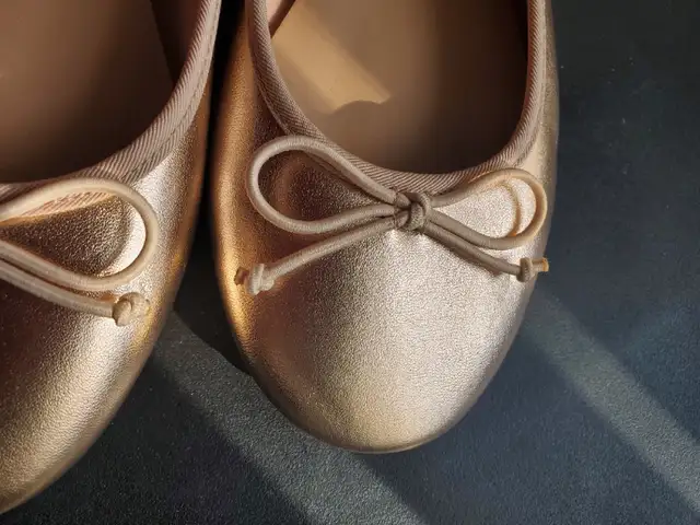 Flats Ballet shoes size 7 rose gold color very comfy628632680357131216