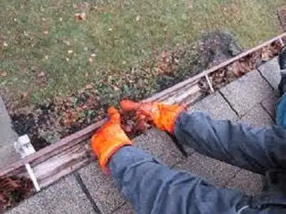 GUTTER LEAKS, DOWNPIPES PLUGGED call / text Stu @ 825-747-312463848993621249124