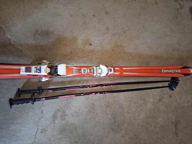 Downhill skis, bindings and poles in Ski in Oshawa / Durham Region