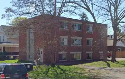 Newly Renovated 2-Bedroom Apartment
