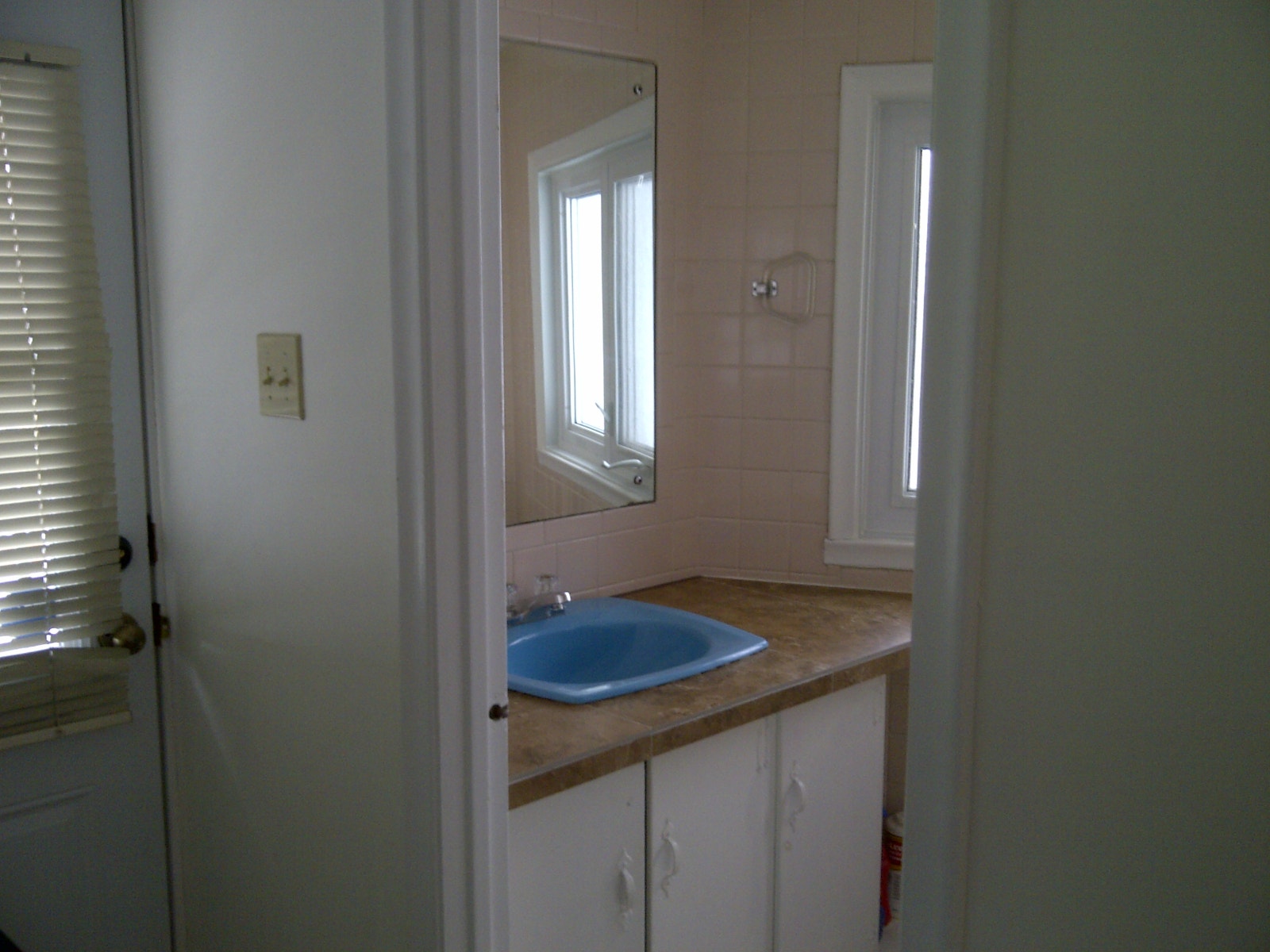 Fully Furnished Bachelor/Bachelor meublé-entrée privée — photo 3