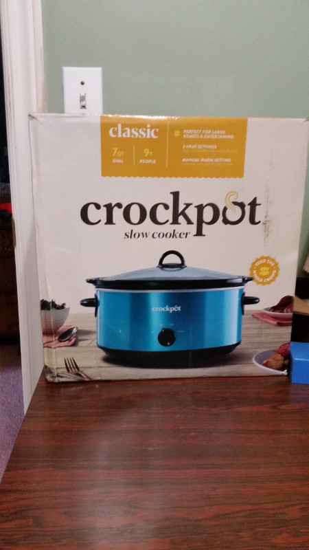 $85 NEW CROCKPOT SCV700-KT 7QT SlLOW COOKER TURQUOISE in Microwaves & Cookers in St. Catharines