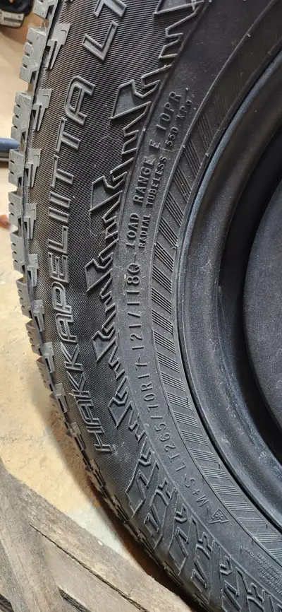 Top of the line Nokian Hakkapeitta LT3 M + S LT265/70R17/121/1180 load range E. 8 bolt. Under 6000km...