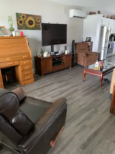 **Single Occupancy Only for Female Only ** Clean, modern home. One room available: $1000/month ️ Fur...