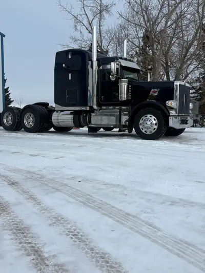 Wanted , heavy spec truck in need of an engine , Peterbilt or Kenworth, let me know wat u have , cal...