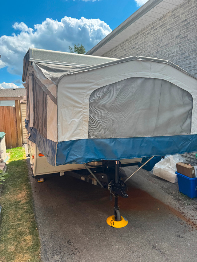 2013 palomino 801 ltd 10ftTent trailer in Travel Trailers & Campers in Peterborough - Image 2