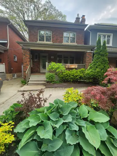 BLOOR WEST VILLAGE LUXURY FULLY RENOVATED HOUSE