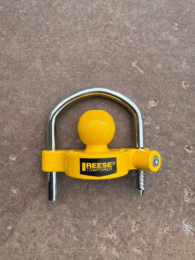 Bought for trailer but doesn’t fit. Never been used. Regular $39.99 from Canadian tire. Has 2 keys s...