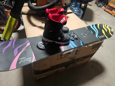 Used 2 seasons kids board and boots (kept the bindings) . In great shape. Burton chopper safari 125...