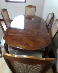 French Provincial dinning table c/w 6 chairs $500