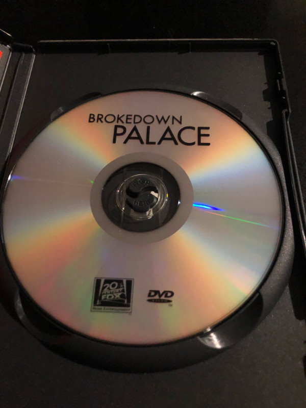 DVD BROKEDOWN PALACE en anglais (sous-titres ANG / ESP) dans CD, DVD et Blu-ray  à Longueuil/Rive Sud - Image 2