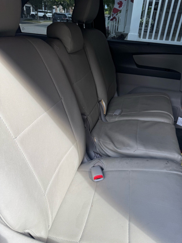 2012 Honda Odyssey 8 passenger in Cars & Trucks in Oshawa / Durham Region - Image 3