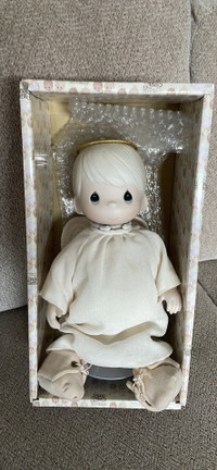 PRECIOUS MOMENTS AARON DOLL #12424, 1984 IN BOX