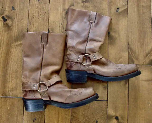 Boulet Brown Leather Harness Motorcycle Boots Mens Western Cowbo in Men's Shoes in Markham / York Region - Image 3