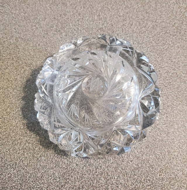 Pinwheel Crystal Ashtray in Arts & Collectibles in City of Toronto - Image 2