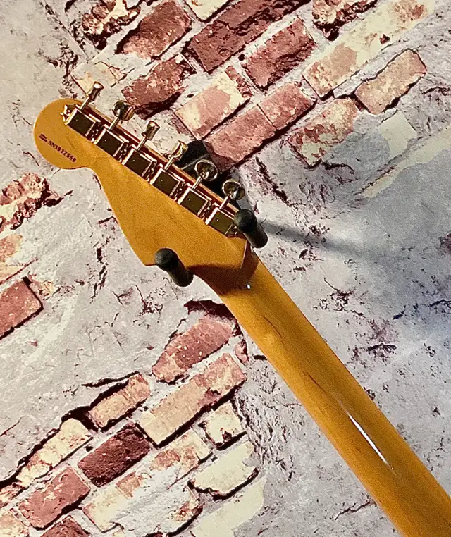 Fender Stevie Ray Vaughan Stratocaster - 1995 in Guitars in Oakville / Halton Region - Image 7