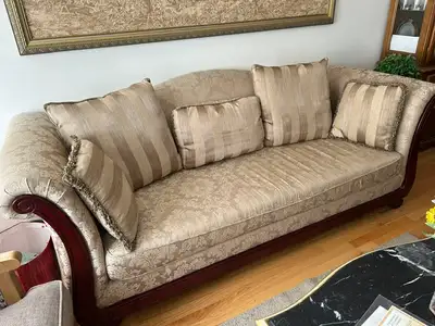 Nice and very comfy Sofa with arms, View more