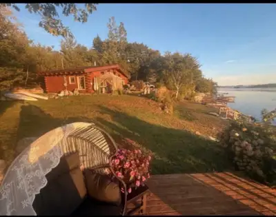 PLEASE READ AD FULLY L/F (ROOMMATE) in Lakefront Log Home in Hubbards with Hot Tub!! Available immed...