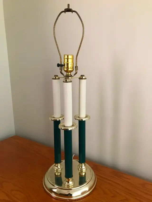 Black Metal CLIP ON ADJUSTABLE Desk Lamp in Indoor Lighting & Fans in Mississauga / Peel Region - Image 10