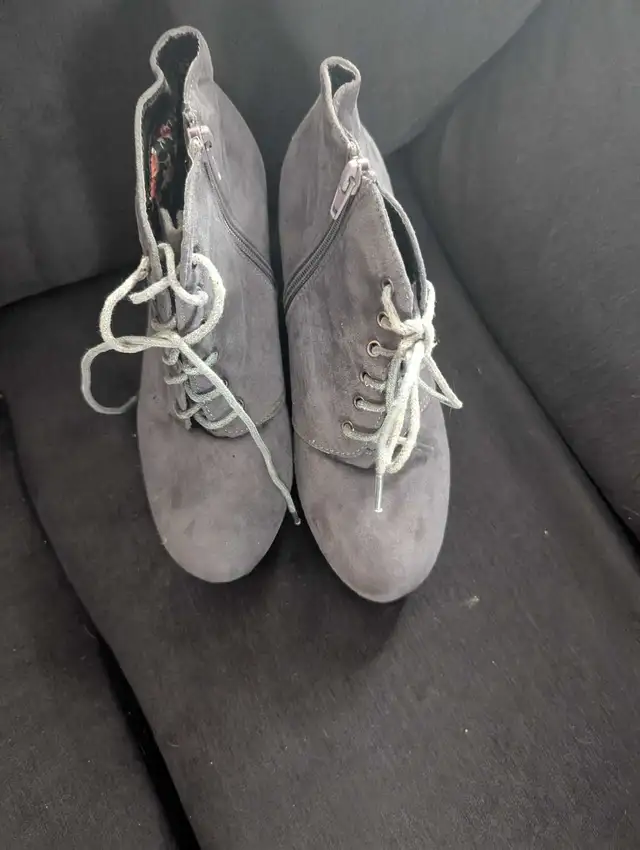 grey women's boot64396544252930120