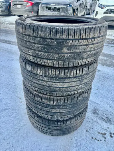 Selling this nice set of four tires Je mets en vente ces 4 pneus de qualités pour le montant de 250$...