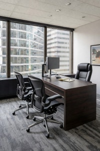 L-Shape Exclusive Office Desk 63” / 71” – 2 Drawers Markham / York Region Toronto (GTA) Preview