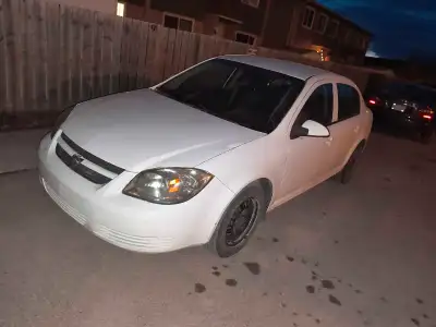 Has 241000 Kms. Automatic transmission, Runs good, has new thermostat. Passed inspection two months...