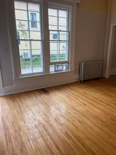 Beautiful Historic 1 Bedroom Downtown Apartment We are accepting applications for our 1 bedroom apar...