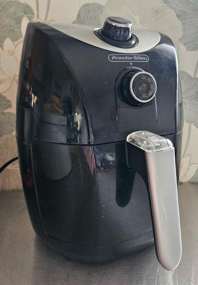 Proctor Silex Air Fryer in Microwaves & Cookers in Fredericton