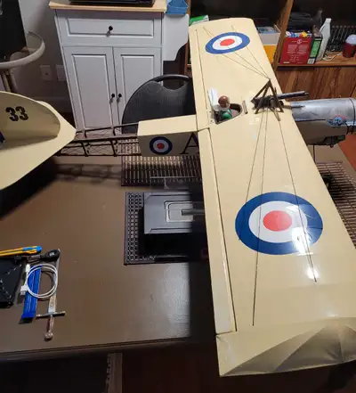 Avion Elder 40, en excellent état, moteur OS .46 2temps comme neuf, complet servos, receiver spectru...