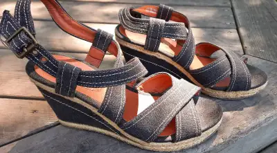 Chaussures été, View more