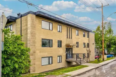 2 Bed Fully Renoted Condo For Rent Underground parkin
