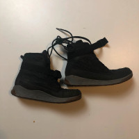 Chaco Womens Waterproof Winter Boots Size 9