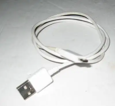 Cäble de Recharge USB to Micro USB Connector - 2 Feet, View more