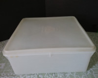Vintage Tupperware - Square Keeper 166-2 With Lid 223-2