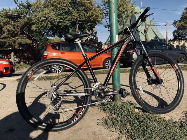 Rocky Mountain medium in Mountain in City of Toronto - Image 5