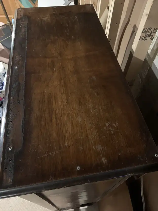 1900’s antique Hutch cabinet and buffet table in Hutches & Display Cabinets in Mississauga / Peel Region - Image 3