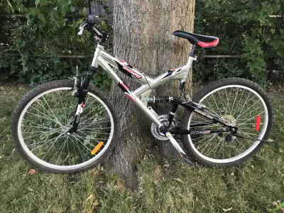 Powerlite Outcast Mountain Bike 26" / Velo de montagne, View more